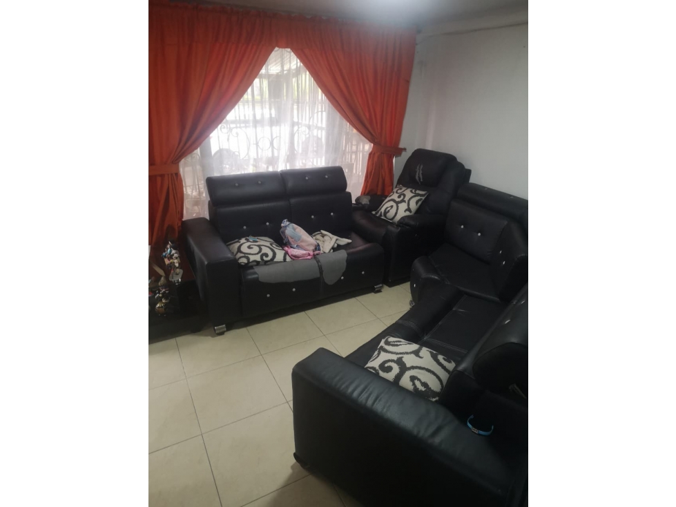 VENTA CASA CON RENTA LA ENEA