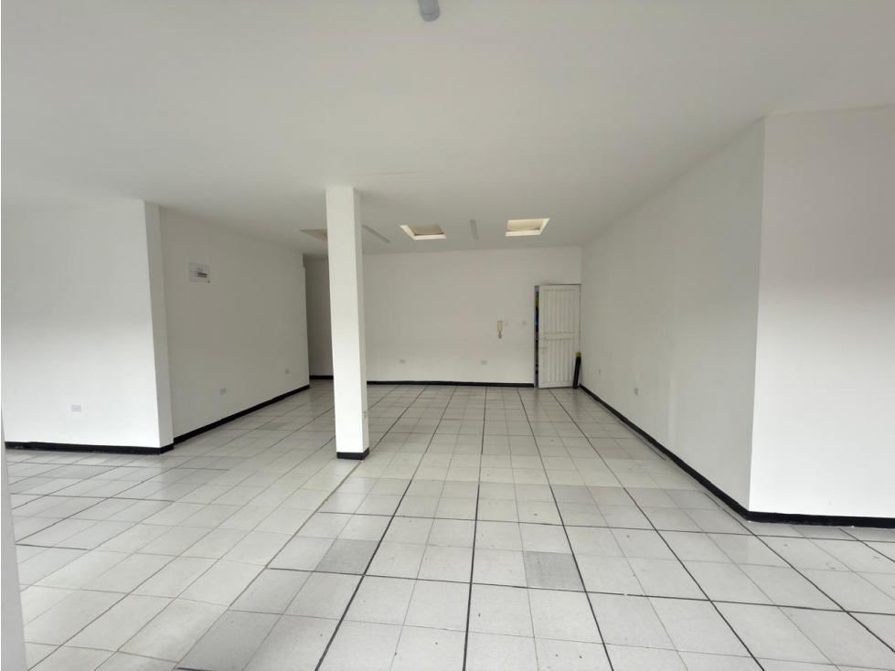 ARRIENDA LOCAL COMERCIAL SECTOR CENTRO — foto 3