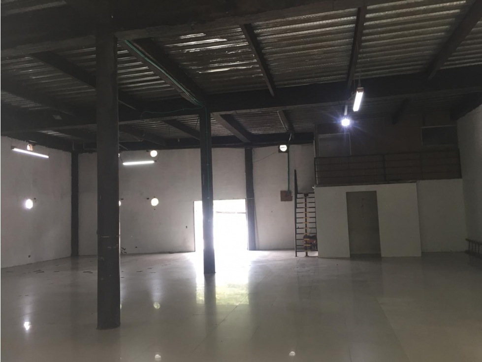 ARRIENDA BODEGA VIA PANAMERICANA - 1