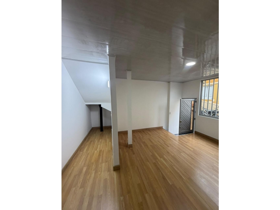 VENTA CASA CON RENTA EN SAN JOAQUIN — foto 3