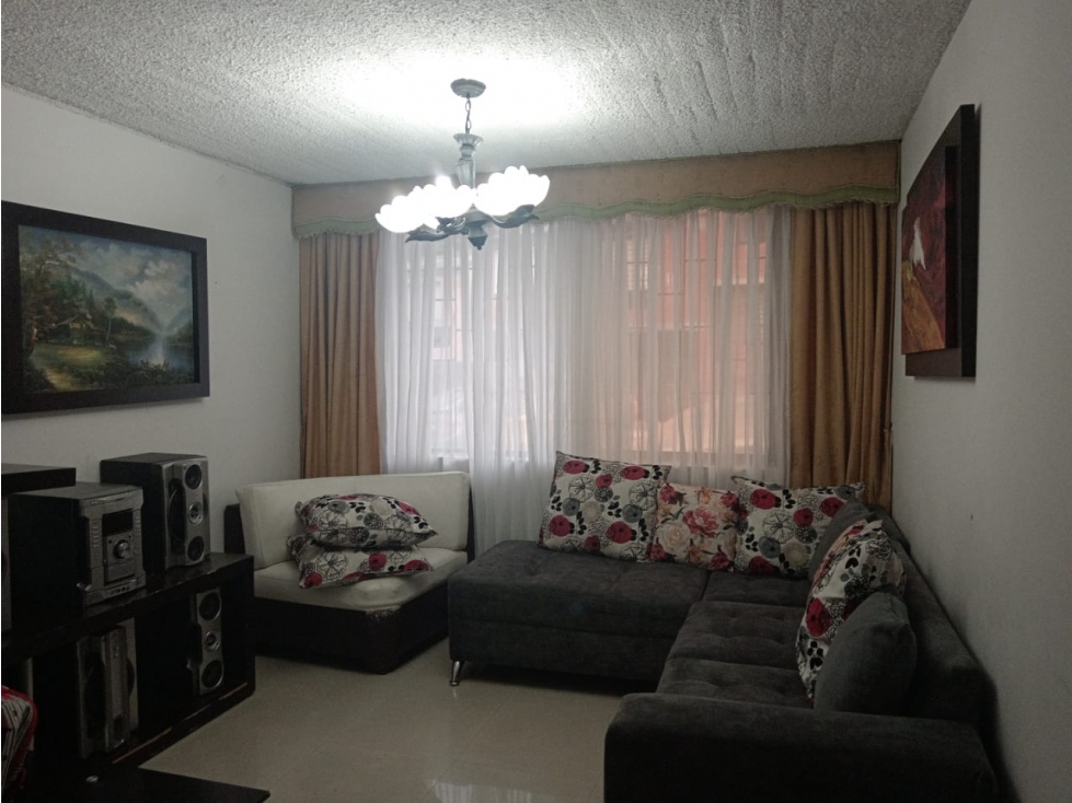 VENTA CASA EN BAJO ROSALES