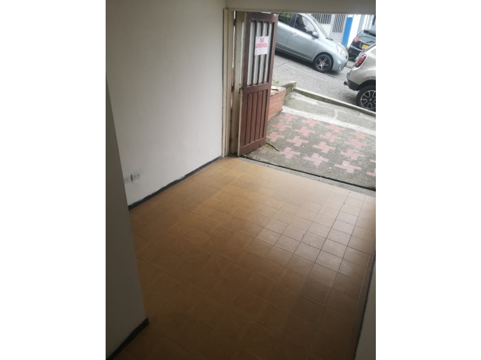 ARRIENDA LOCAL CON SERVICIOS INCLUIDOS EN LOS ALCAZARES — foto 4