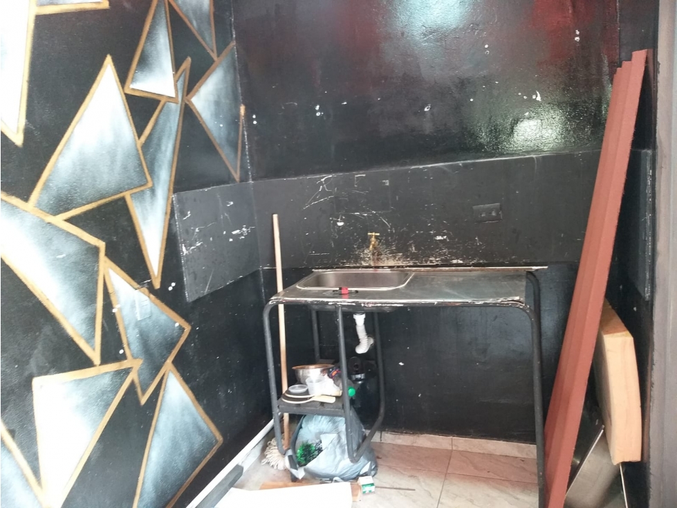 ARRIENDA LOCAL COMERCIAL PALO NEGRO — foto 2