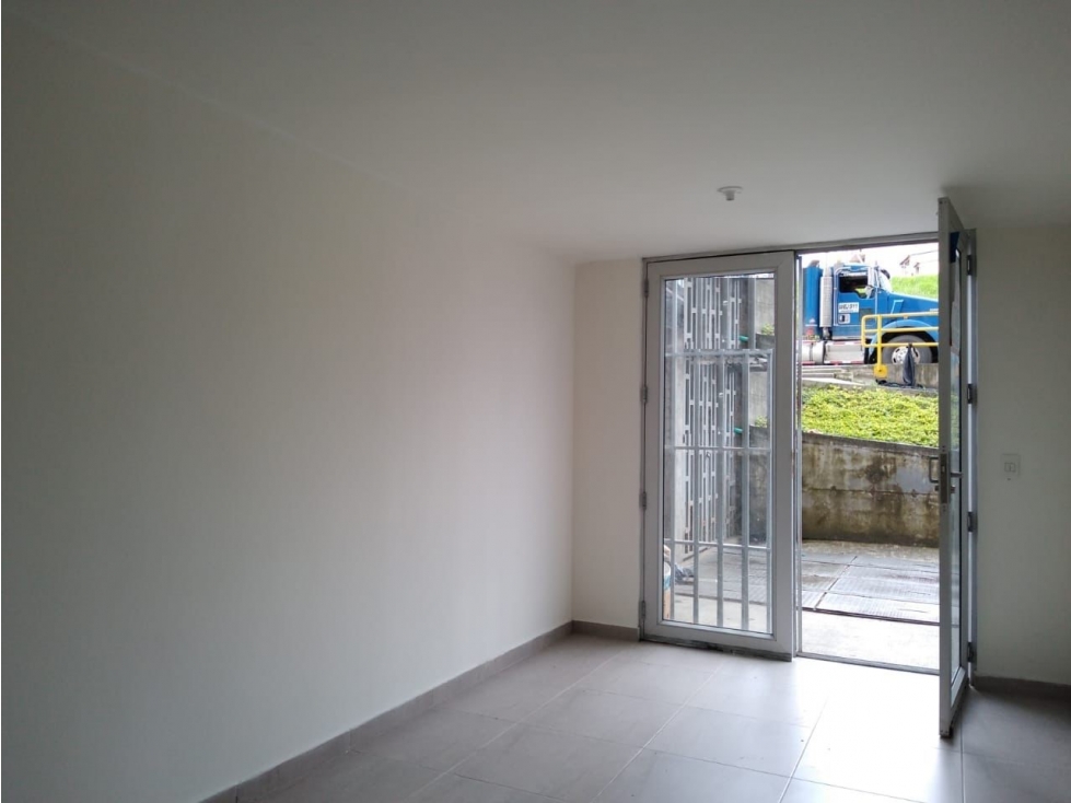 VENTA LOCAL COMERCIAL LOS CÁMBULOS- SECTOR TERMINAL NUEVO — foto 5