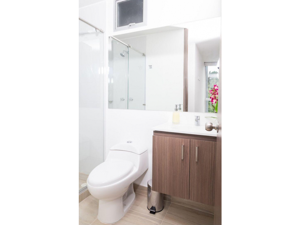 ARRIENDA APARTAMENTO AMOBLADO EN LA AVENIDA KEVIN ÁNGEL — foto 6