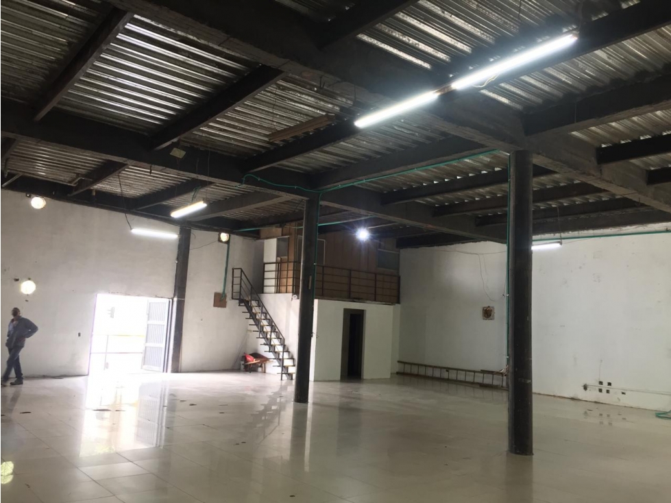 ARRIENDA BODEGA VIA PANAMERICANA - 3