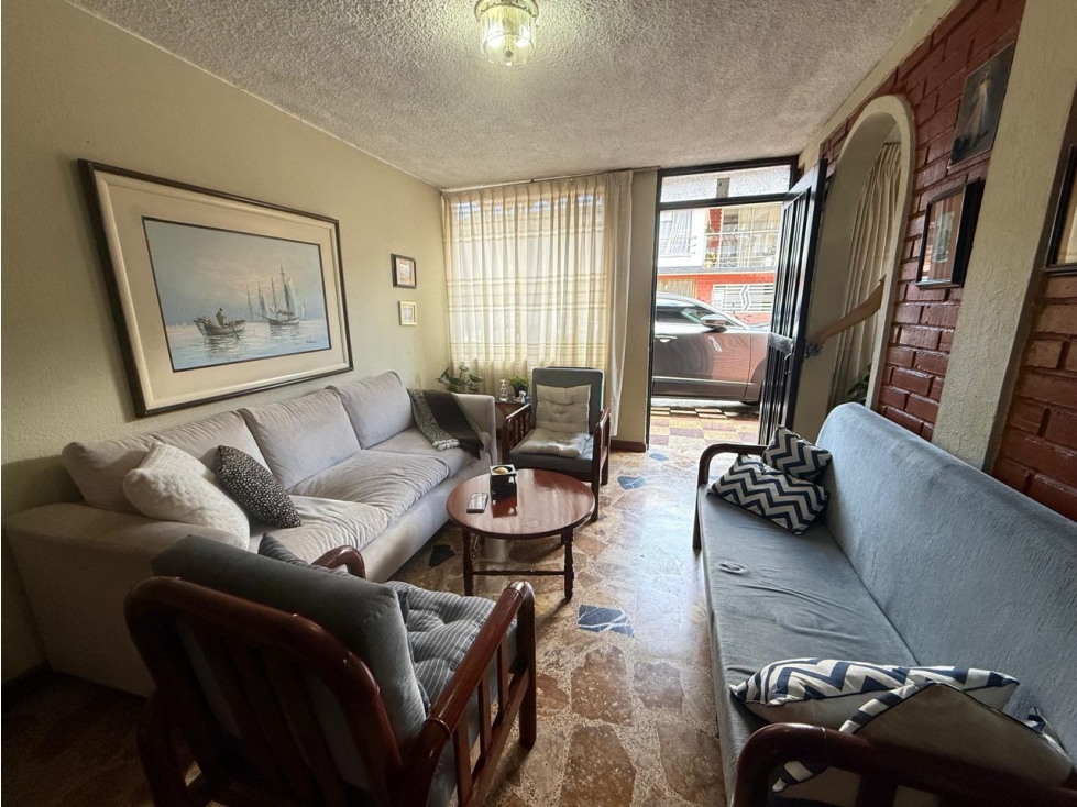 VENDE CASA CHIPRE