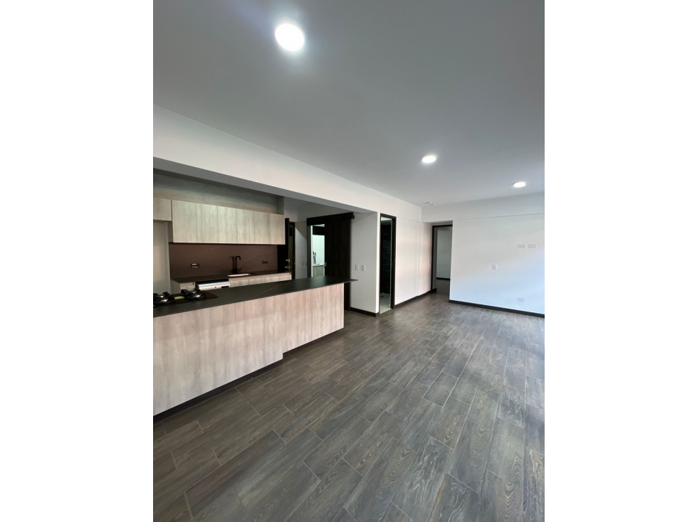 Apartamento disponible para renta tradicional ubicado en el Retiro.