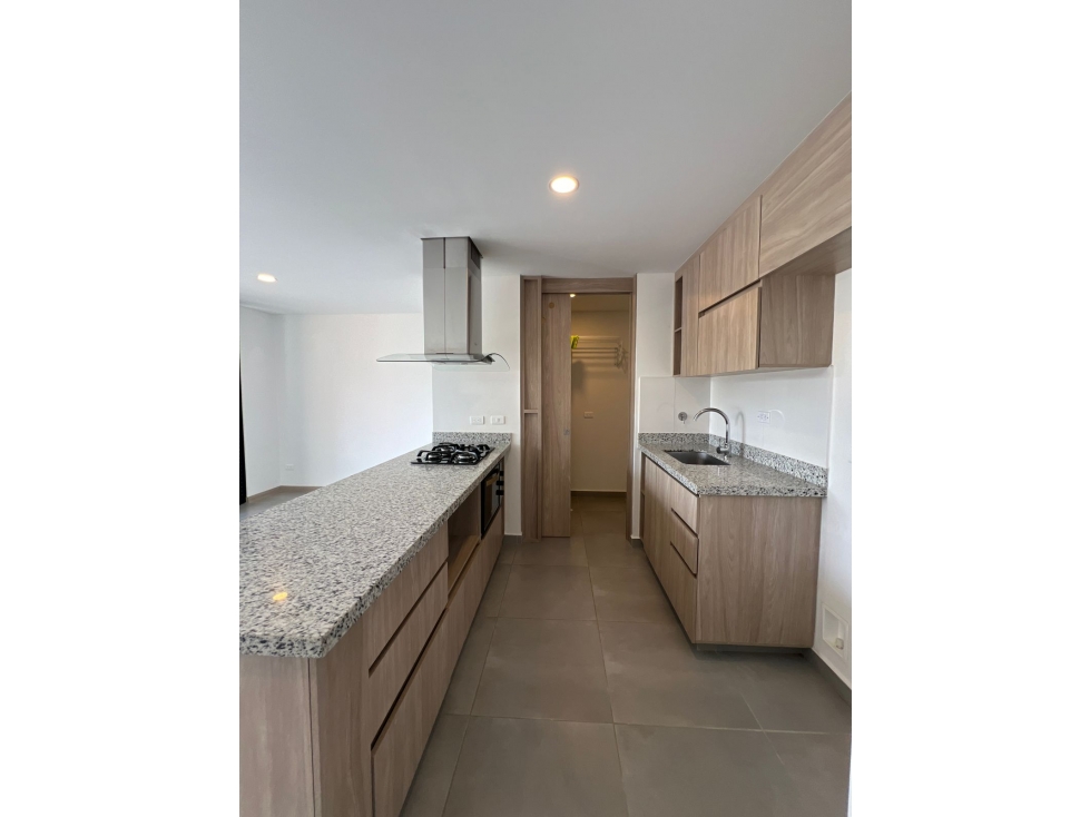 Apartamento disponible para Renta tradicional, ubicado en el Retiro. — foto 6