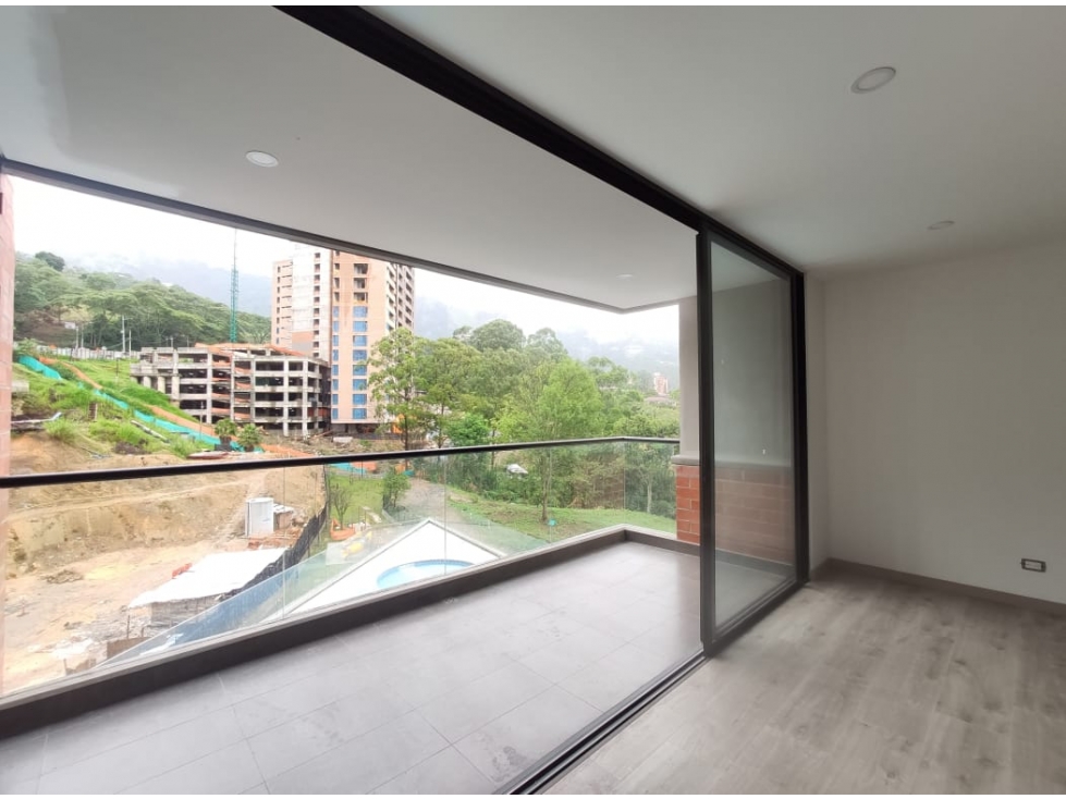APARTAMENTO EN VENTA EN EXCLUSIVA ZONA DEL POBLADO (RENTADO) — foto 3