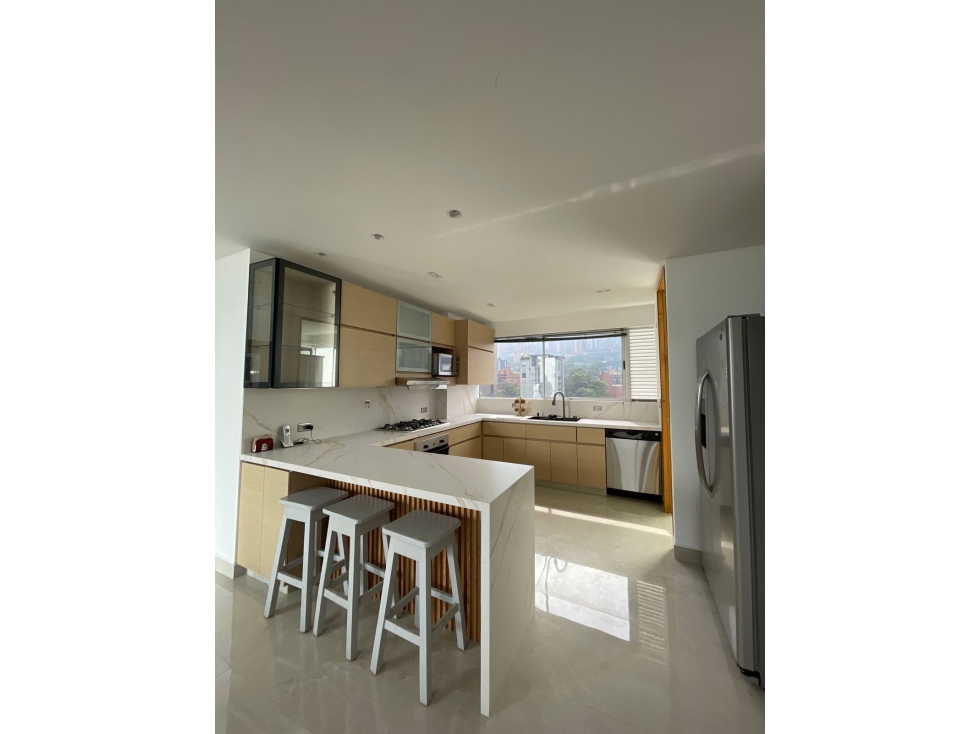 Penthouse Triplex Arriendo tradicional o semi amoblado en el Poblado. — foto 6
