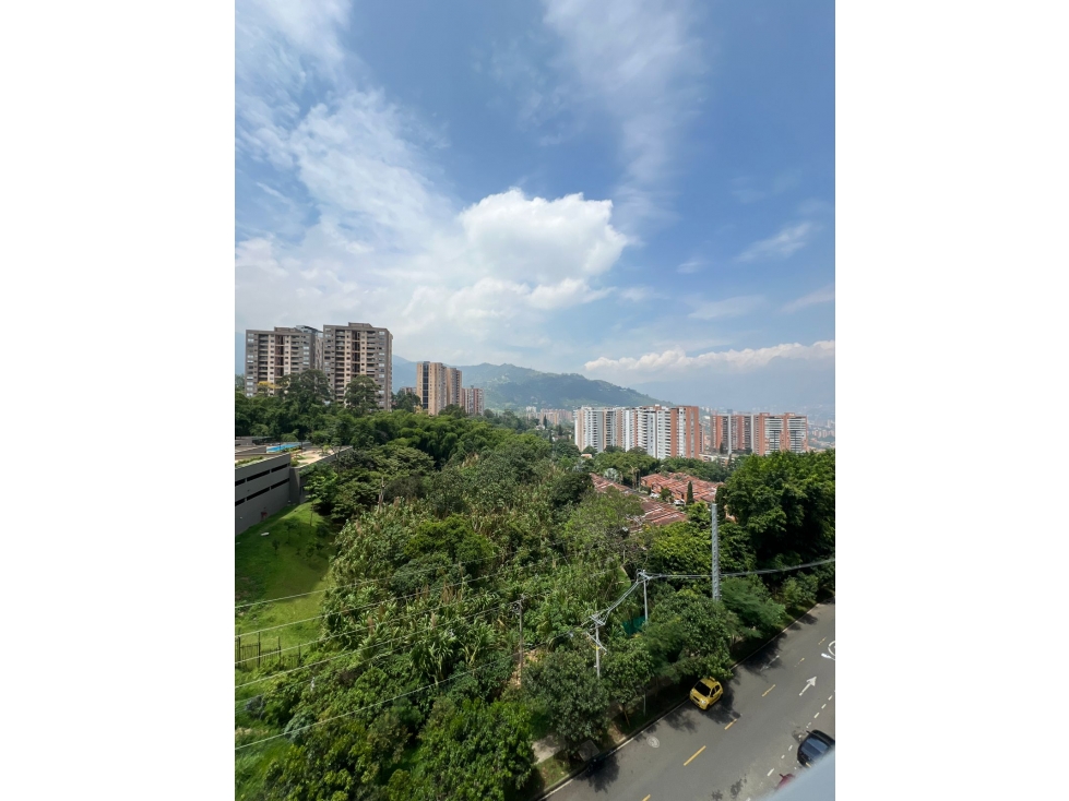 Apartamento para arriendo en Envigado sector Loma del Escobero. — foto 3