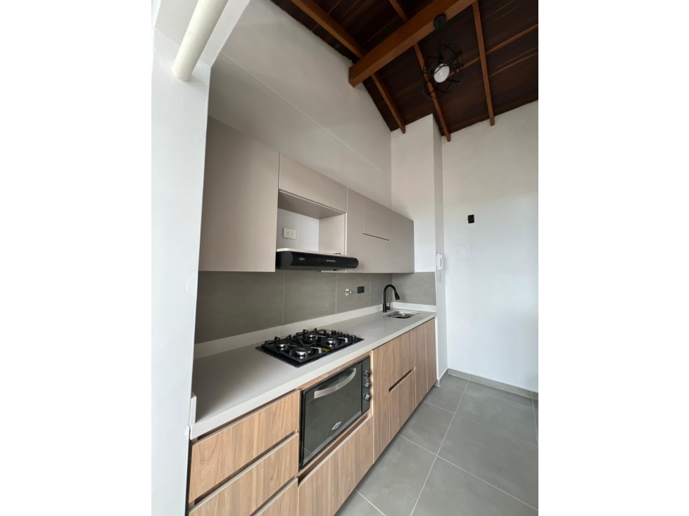 Apartamento para arriendo en el Poblado. Sector La Visitación. — foto 6