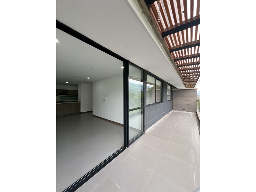 Apartamento para arriendo en Envigado sector Loma del Escobero.