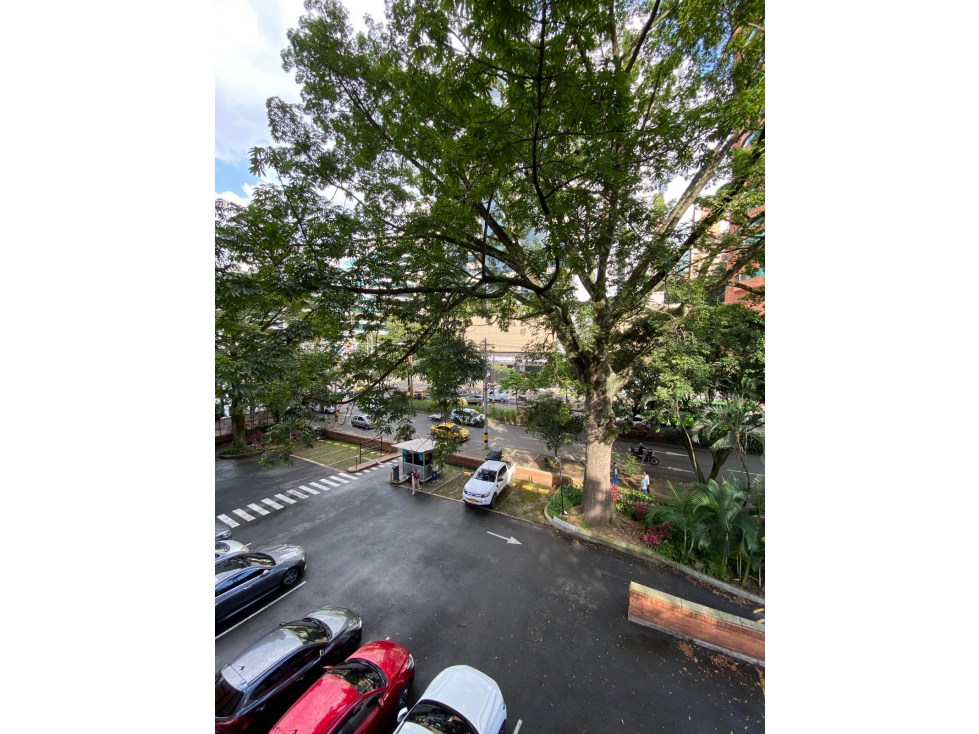 Oficina disponible para arriendo amoblado en el Poblado, Milla de oro — foto 2