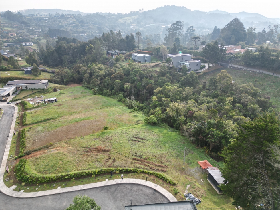 Lote en venta via la esperanza, alto palmas