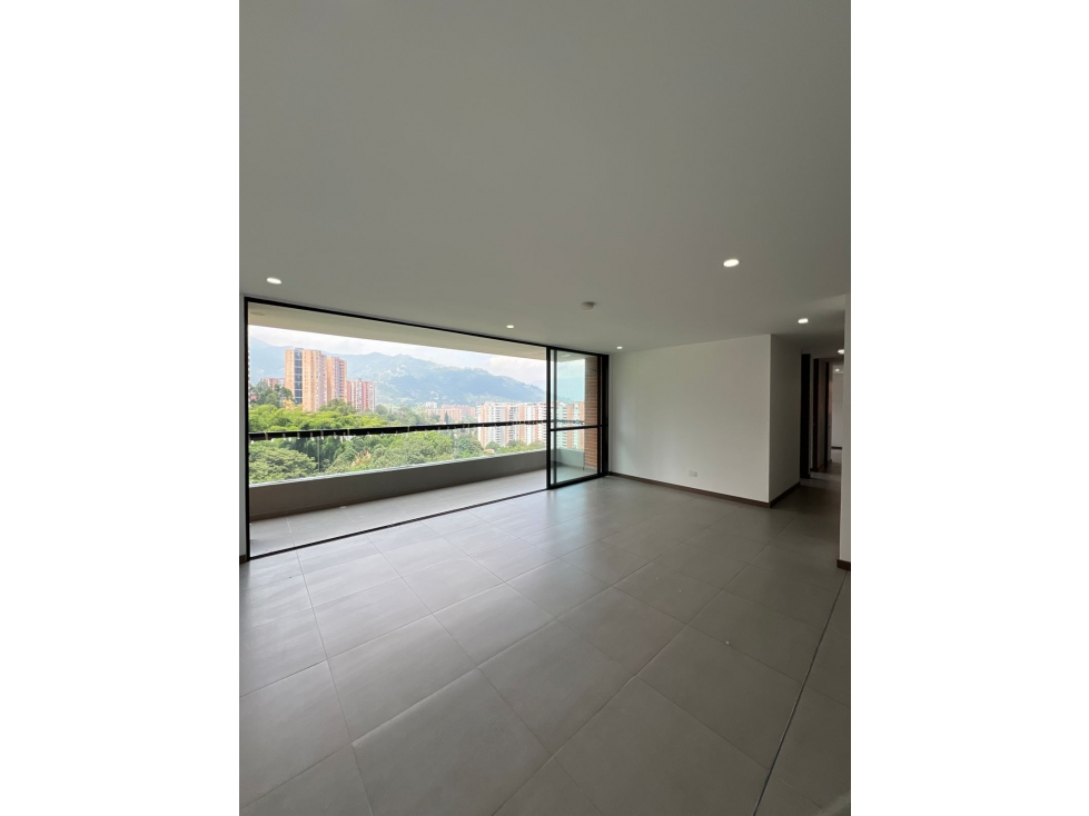 Apartamento para arriendo en Envigado sector Loma del Escobero.