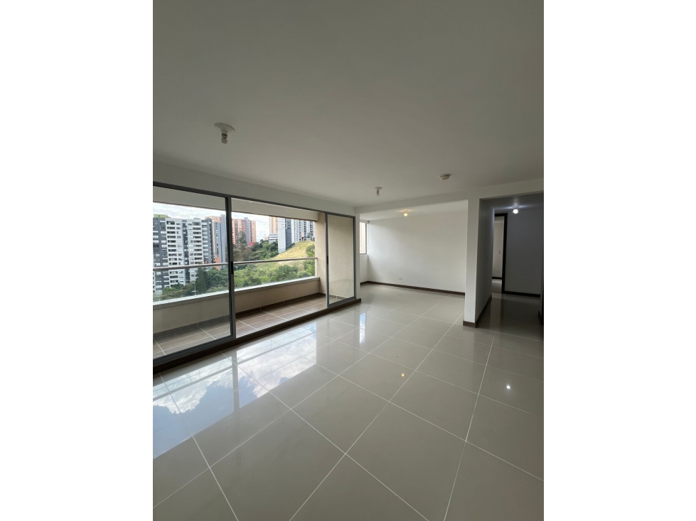 Apartamento para arriendo en Envigado sector El Chinguí.