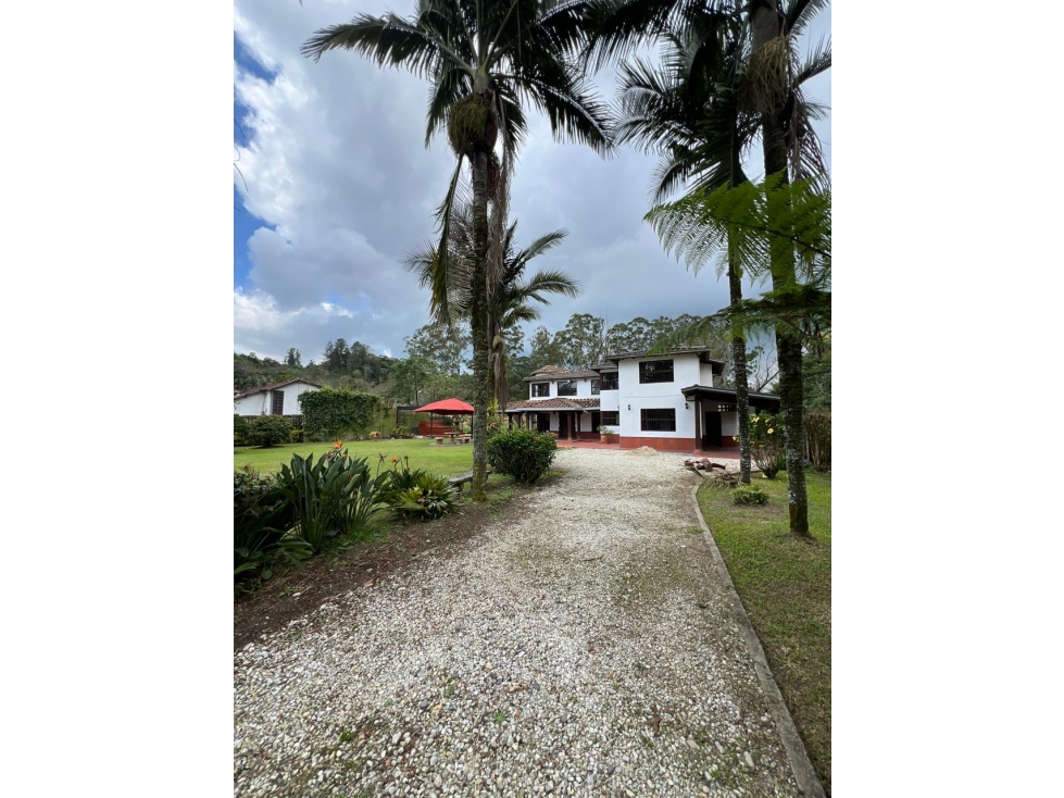 Finca disponible para Renta, en el sector de Cabeceras, en Rionegro. - 1