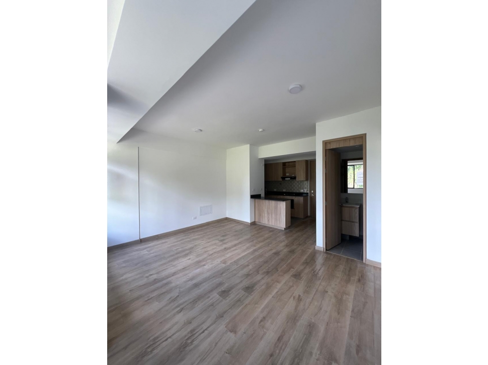 Apartaestudio, disponible para renta tradicional, en el Retiro.