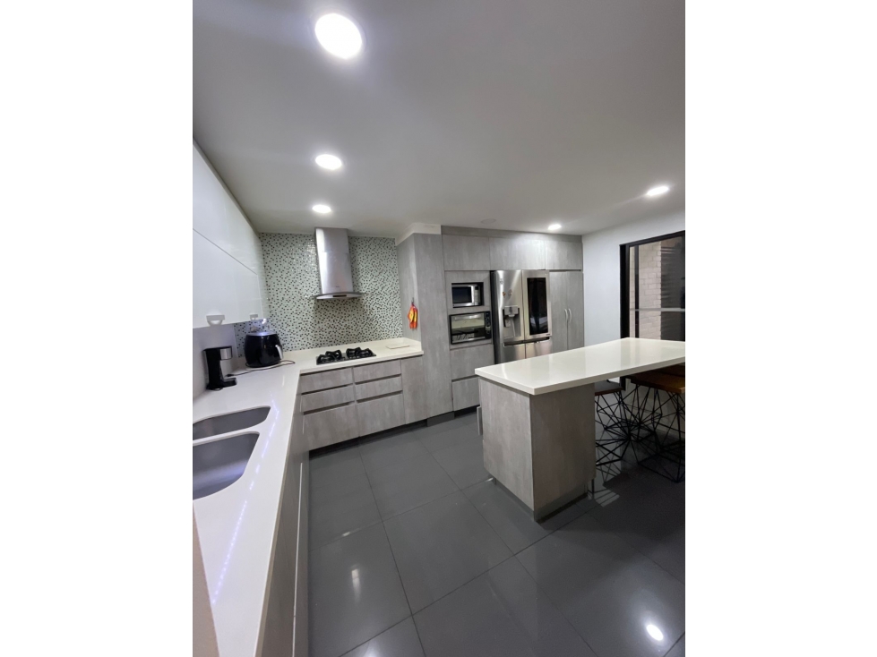 Casa disponible para Arriendo Amoblado. Poblado sector Los Naranjos. — foto 4