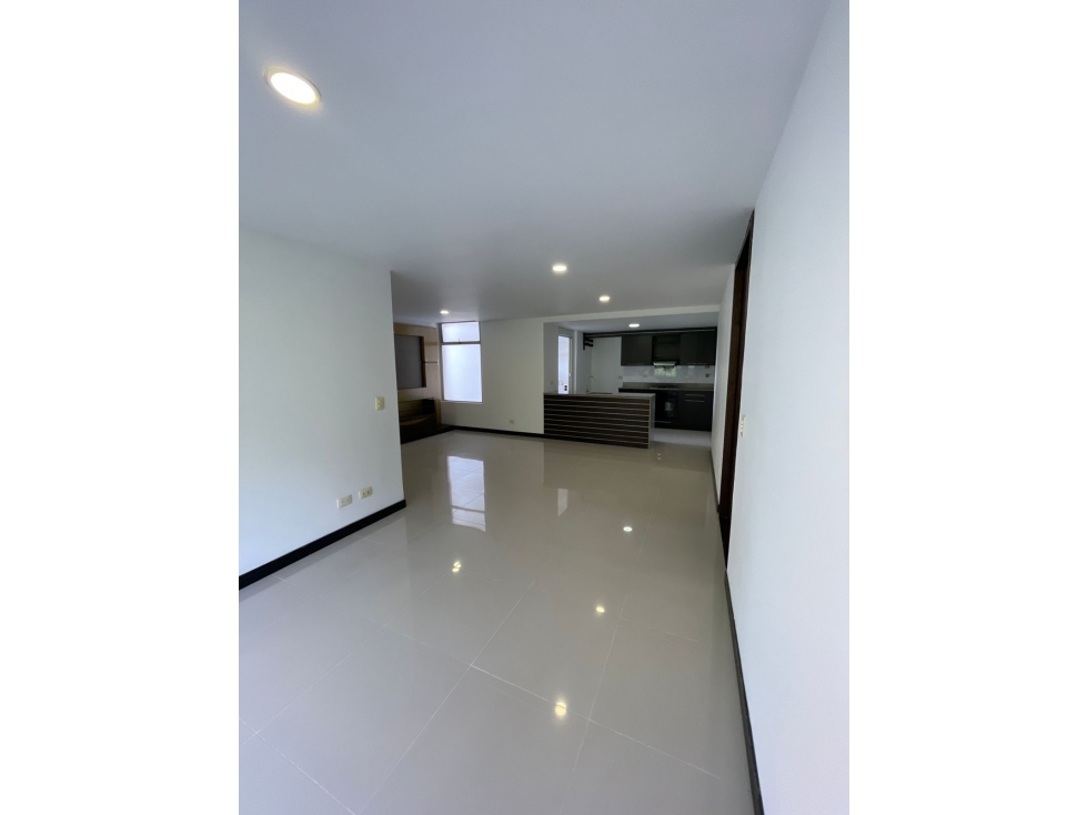 Apartamento para Arriendo tradicional. Poblado sector Loma del Indio — foto 3