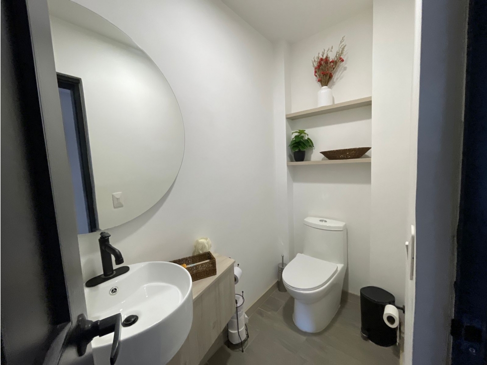 exclusiva casa en el esmeraldal