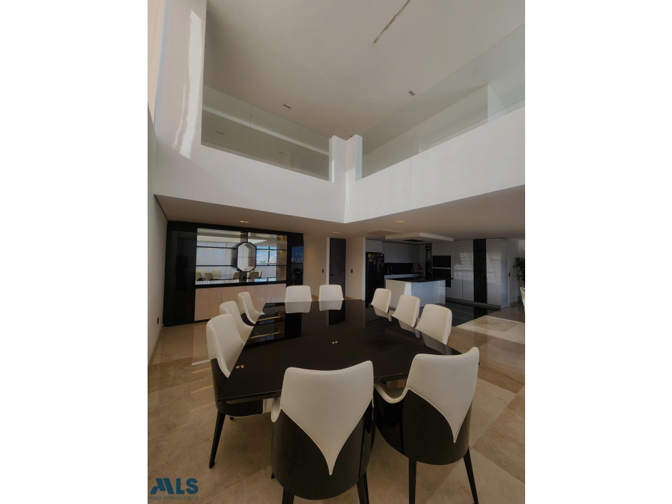 PENTHOUSE EN LAURELES