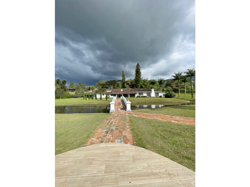 Finca disponible para Arriendo amoblada en la Ceja sector la Guaira