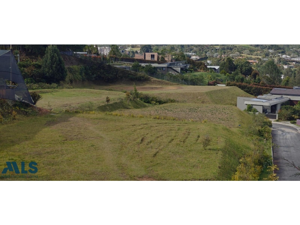 Lote en Venta en exclusiva parcelación en el Alto de las Palmas — foto 2