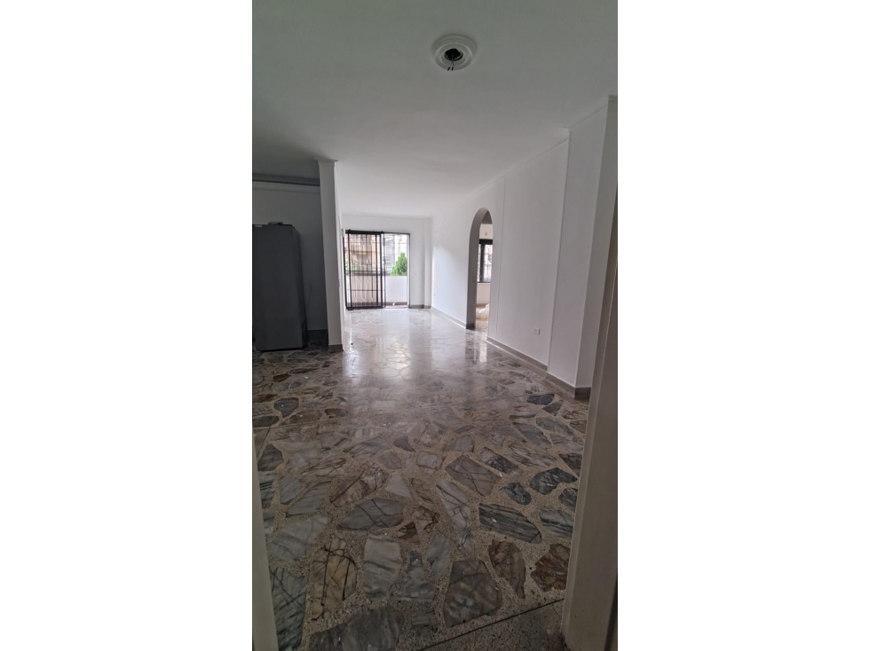VENTA APARTAMENTO OPORTUNIDAD A UNA CUADRA DE LA BOLIVARIANA — foto 5