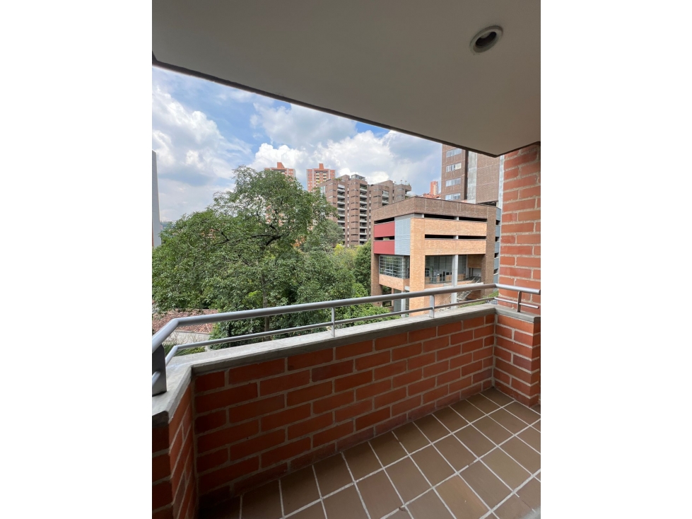 Apartaestudio para Renta (sin amoblar) el Poblado, Sector Provenza. — foto 3