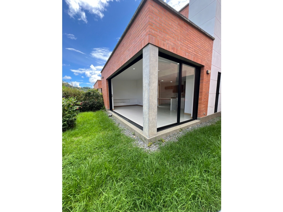Hermosa Casa disponible para Renta, en el Retiro. — foto 3