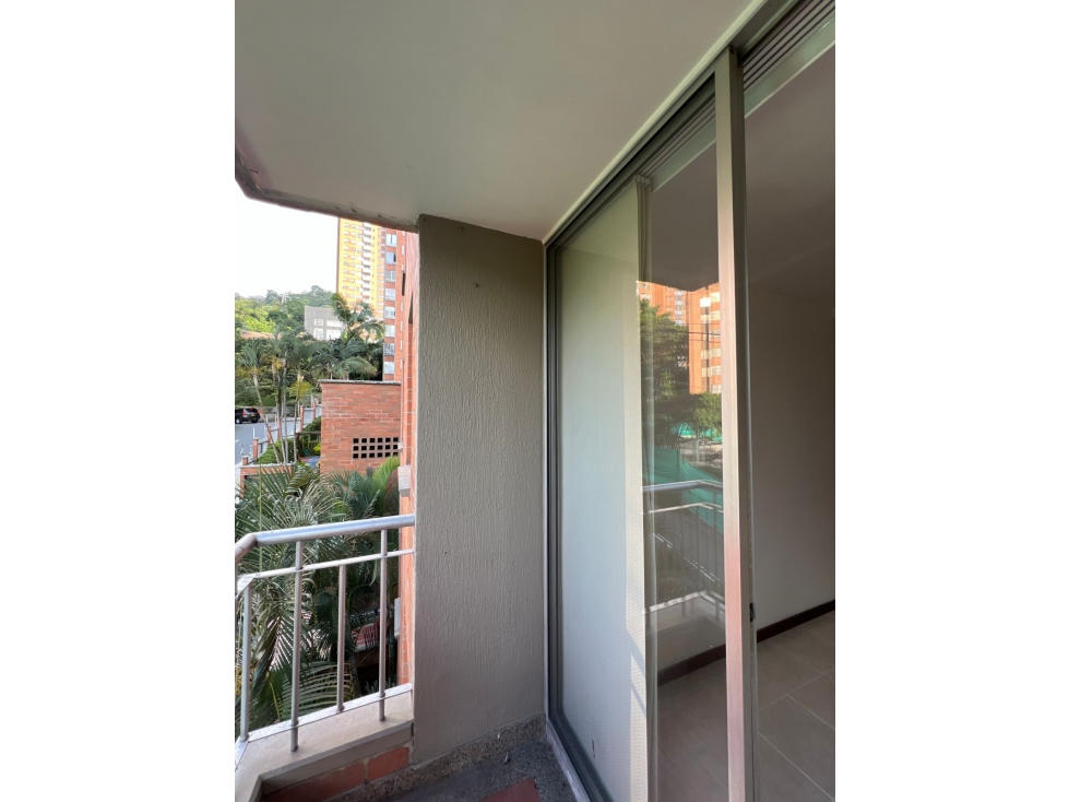 Apartamento disponible para Arriendo. Poblado sector Castropol. — foto 3