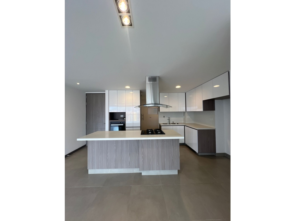 Apartamento disponible para Arriendo, Envigado sector Zuñiga.
