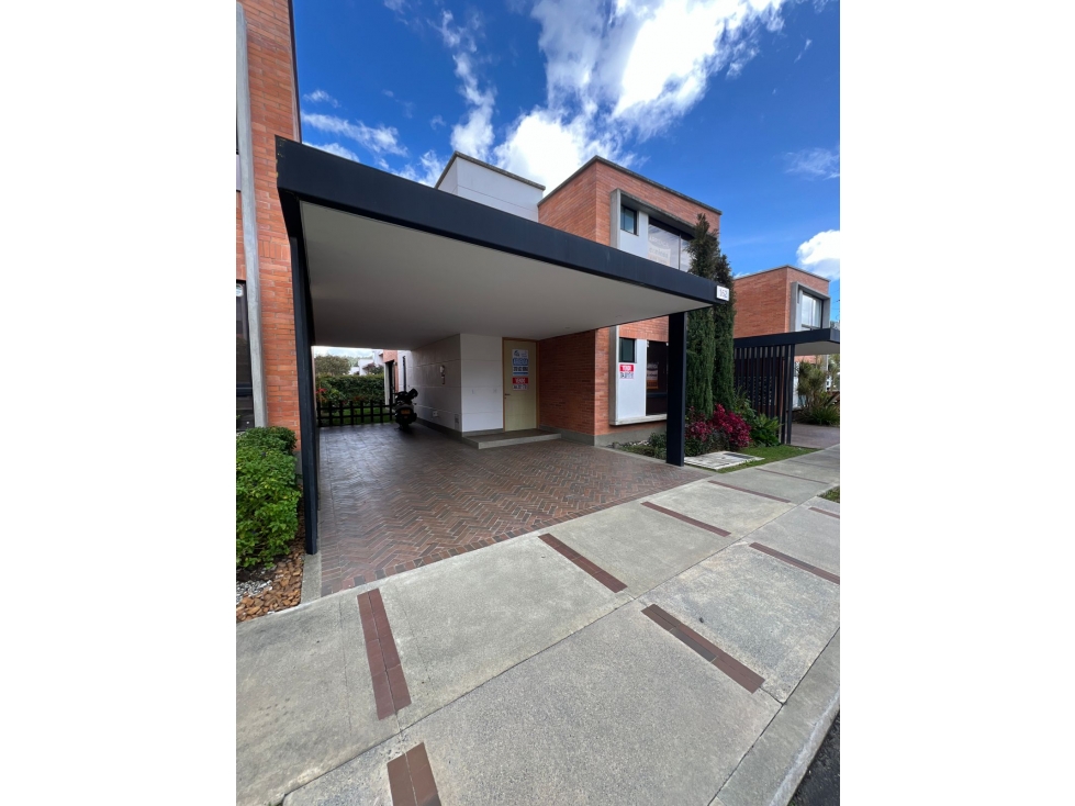 Hermosa Casa disponible para Renta, en el Retiro. — foto 2