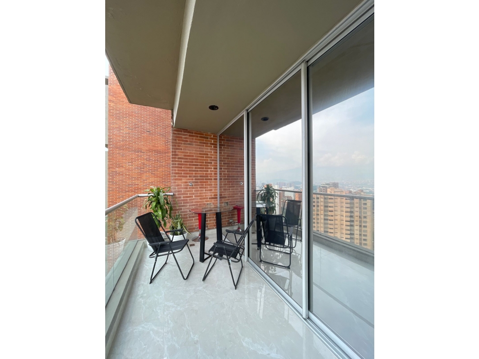 Penthouse Triplex Arriendo tradicional o semi amoblado en el Poblado. — foto 3