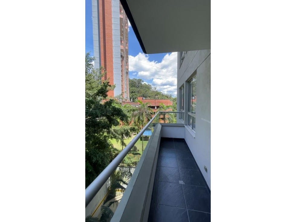 Apartamento para Arriendo tradicional. Poblado sector Loma del Indio
