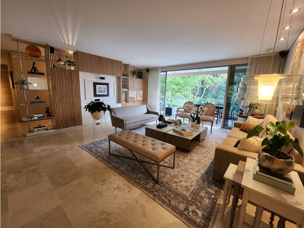 APARTAMENTO EN EXCLUSIVO SECTOR CON VISTA AL VERDE