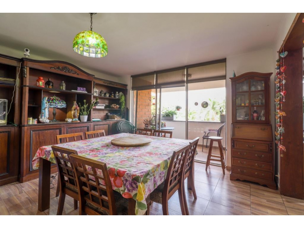 amplio apartamento en venta loma encierro el poblado