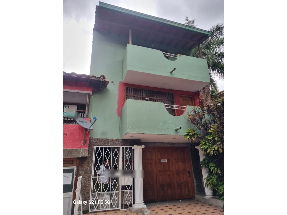 Laureles Santa Teresita Casa 3 Niveles para tu Empresa o Familia — foto 2