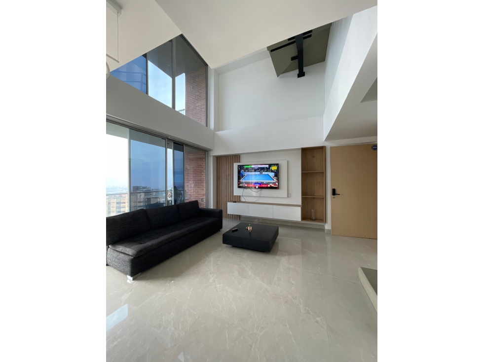 Penthouse Triplex Arriendo tradicional o semi amoblado en el Poblado. — foto 5