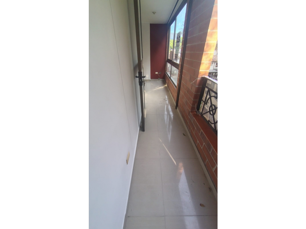 VENTA APARTAMENTO EN LOS COLORES MEDELLIN — foto 3