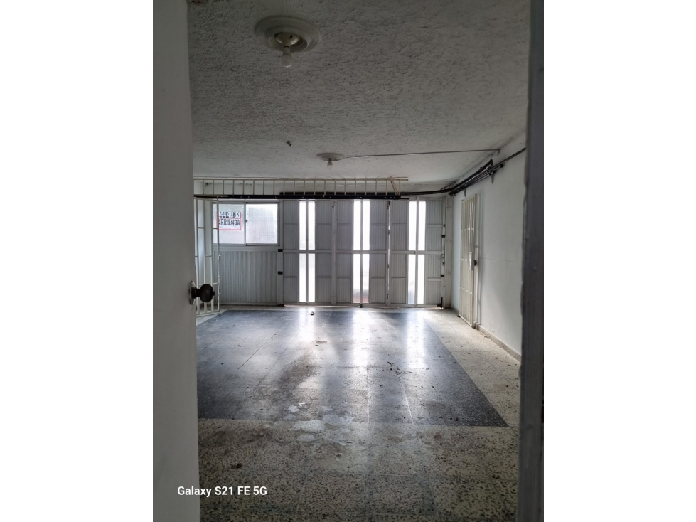Laureles Santa Teresita Casa 3 Niveles para tu Empresa o Familia