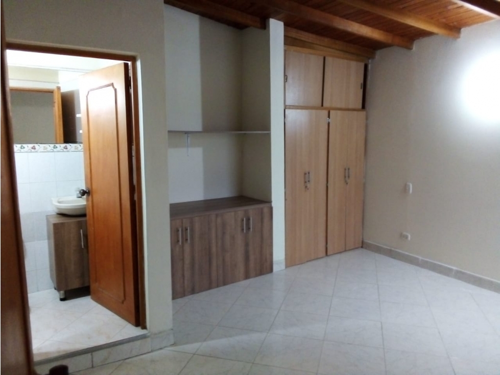 VENTA APARTAMENTO POR EL PARQUE PINOCHO MEDELLIN — foto 2