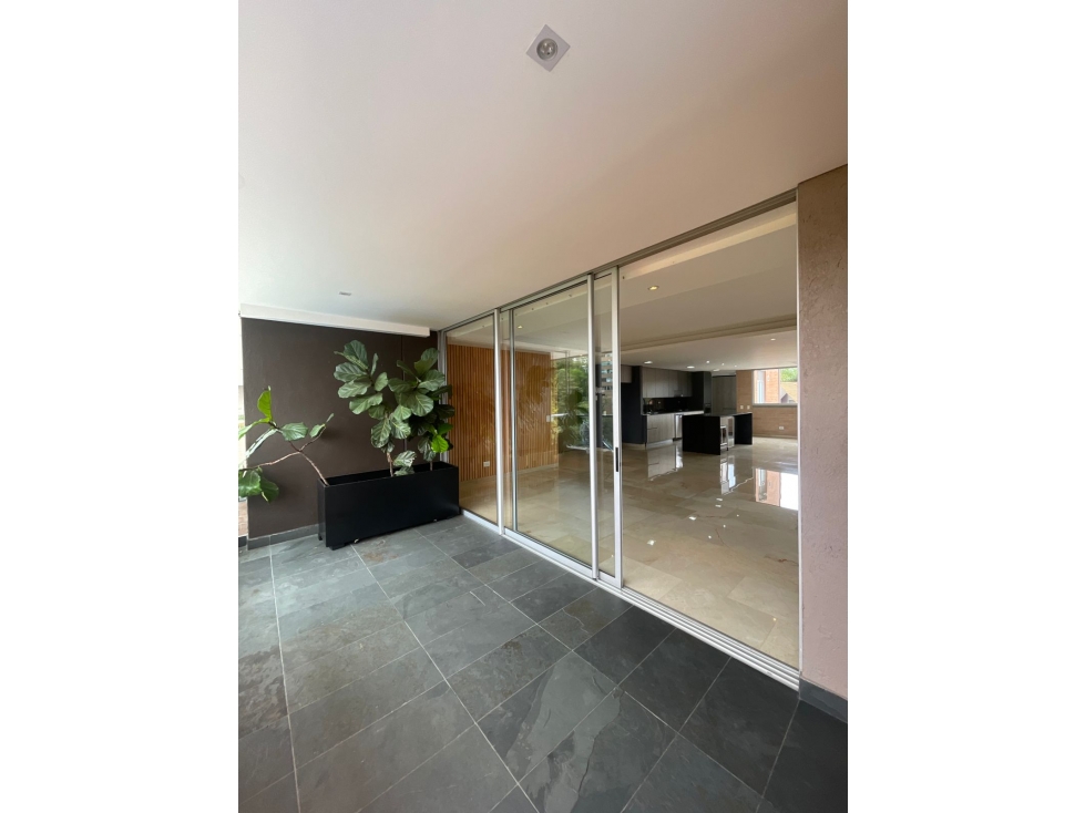 Apartamento para Arriendo tradicional. Poblado sector El Tesoro. — foto 2