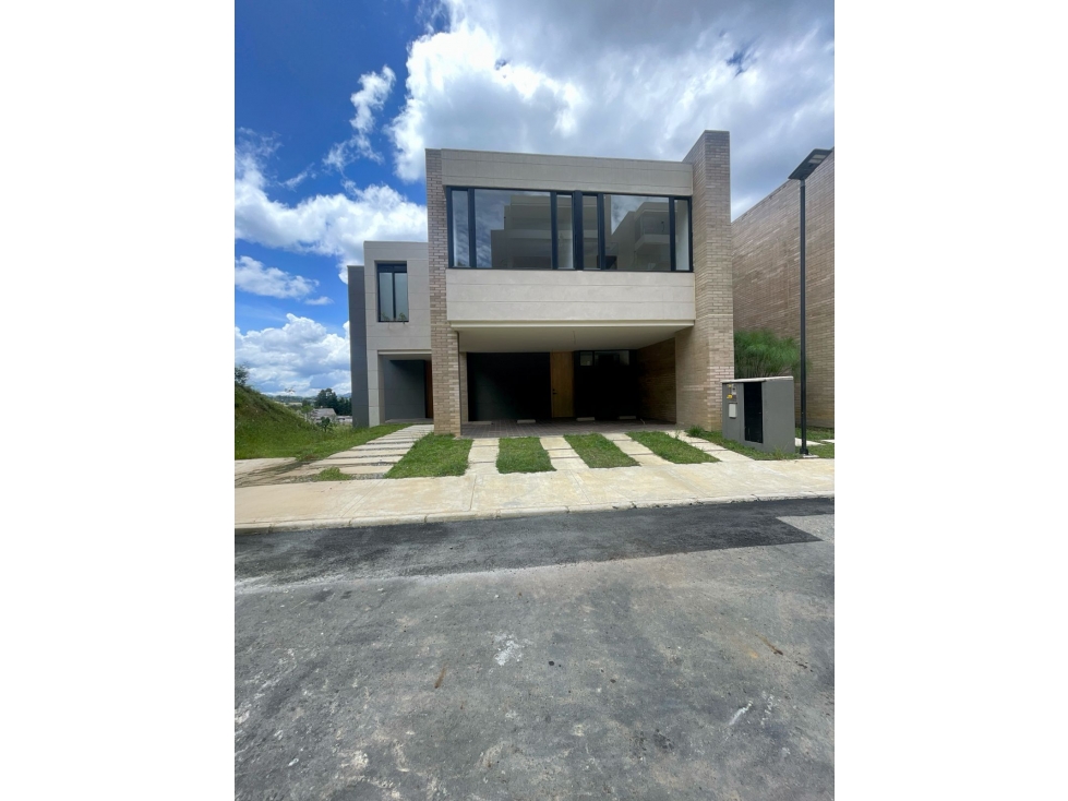 Casa disponible para Arriendo tradicional, Rionegro Sajonia