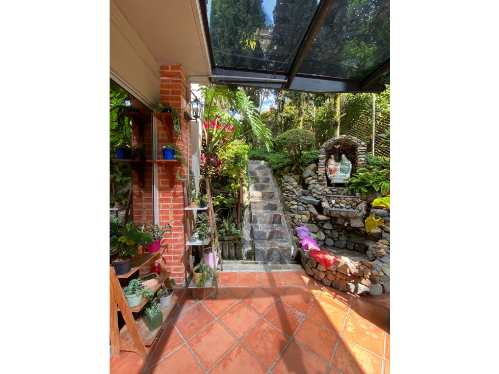 Hermosa Casa de 3 Niveles disponible para Venta Altos del Poblado — foto 4