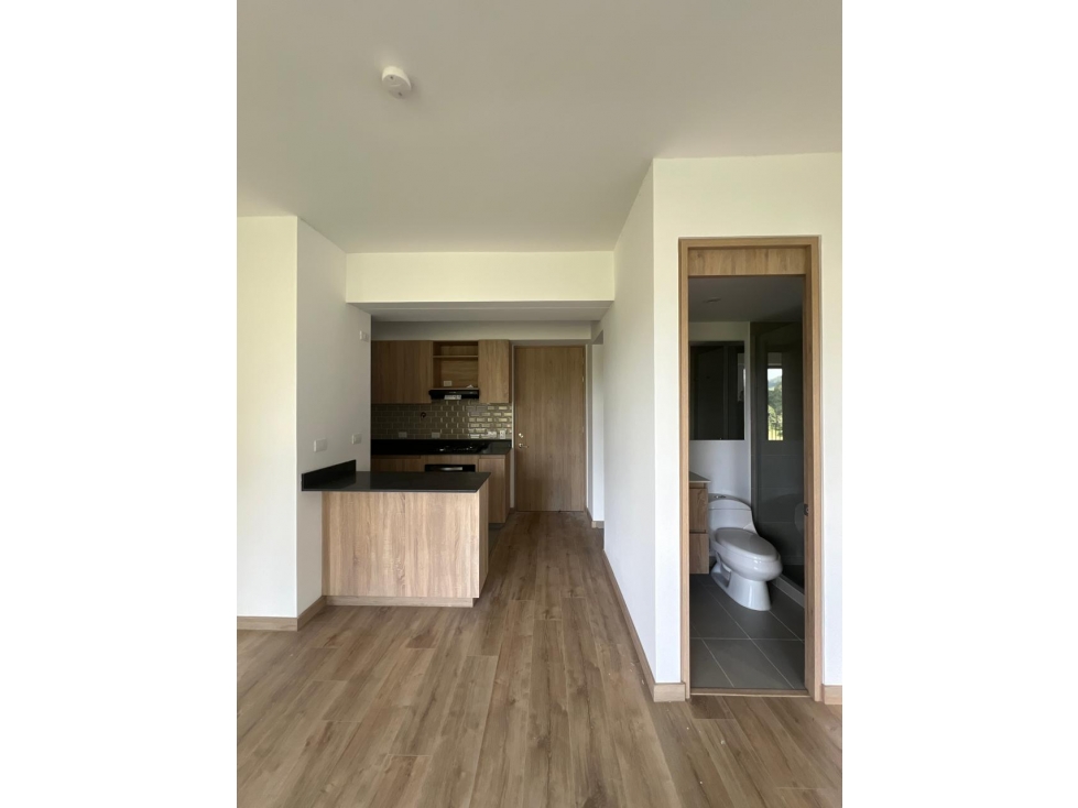 Apartaestudio, disponible para renta tradicional, en el Retiro. — foto 2