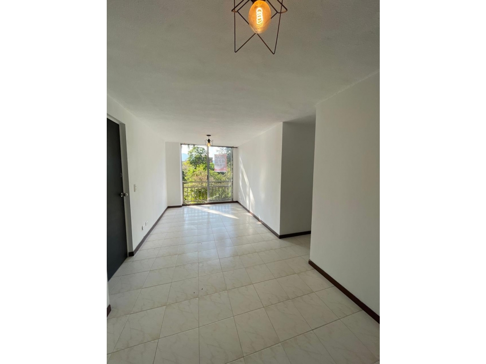 Apartamento Renta tradicional, parte baja Loma del Chocho, Envigado.